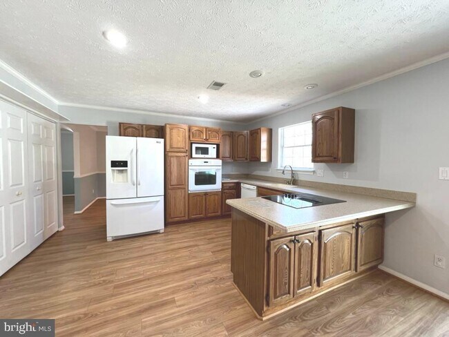 Photo - 8220 Grainfield Rd