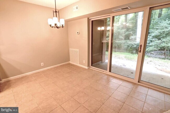 11658 Stoneview Square Unit 2B