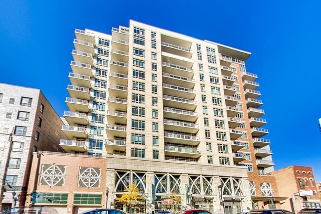 Building Photo - 230 W Division St Unit 1307