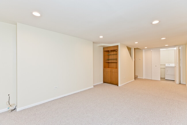 Photo - 588 W Hawthorn Pl