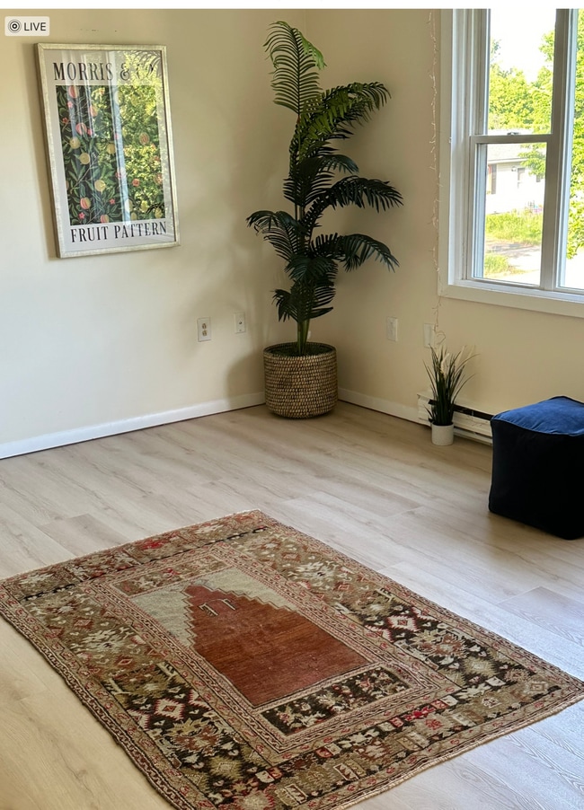 Living room - 91 Faith St Unit 91