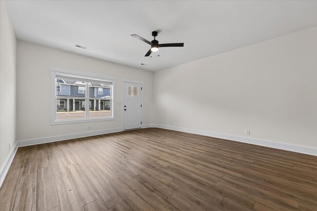 Photo - 309 Front Rdg Cir