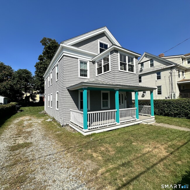 Building Photo - 36 Pleasant St Unit 1st FL