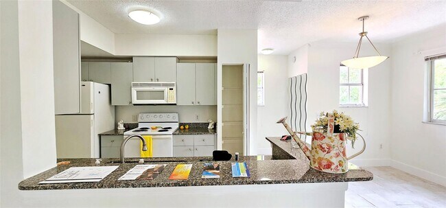 Photo - 2452 Centergate Dr