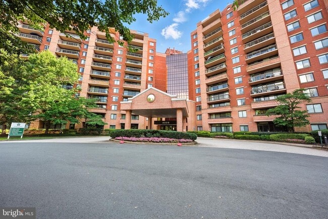 Building Photo - 2230 George C Marshall Dr Unit 814 Rental