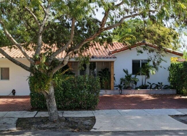 Photo - 1345 SW 60th Ct