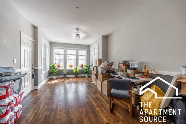 Photo - 3022 N Avers Ave Unit 1