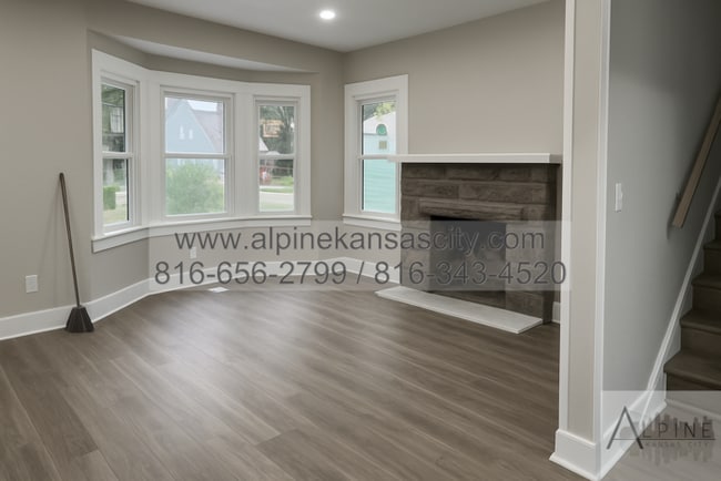 Building Photo - Beautiful Midtown Rehab! Main Floor Primary! Rental