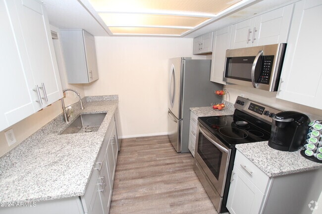 Building Photo - 3119 W Cochise Dr Unit 106 Rental