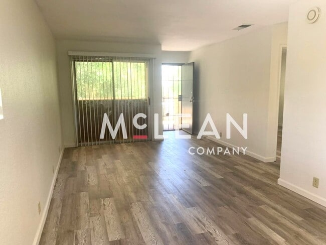 Building Photo - Second Floor 1 Bedroom at Palm Springs Villas Rental