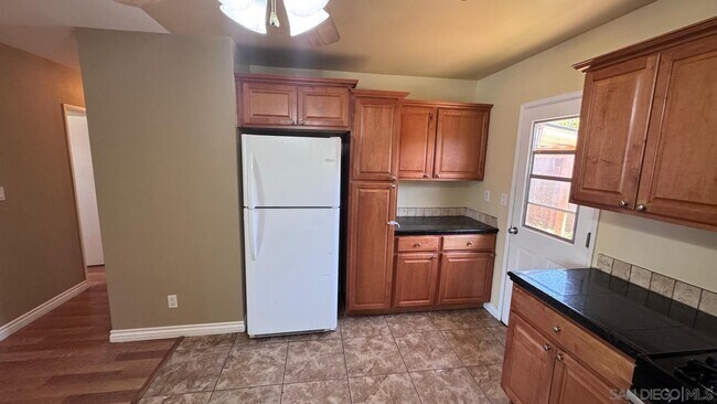 Photo - 634 Aster St