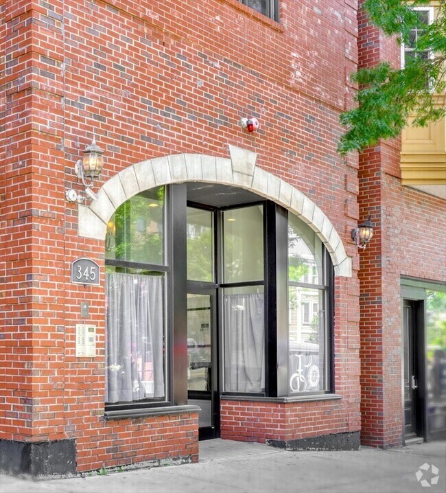 Building Photo - 345 W Broadway Unit 5 Rental
