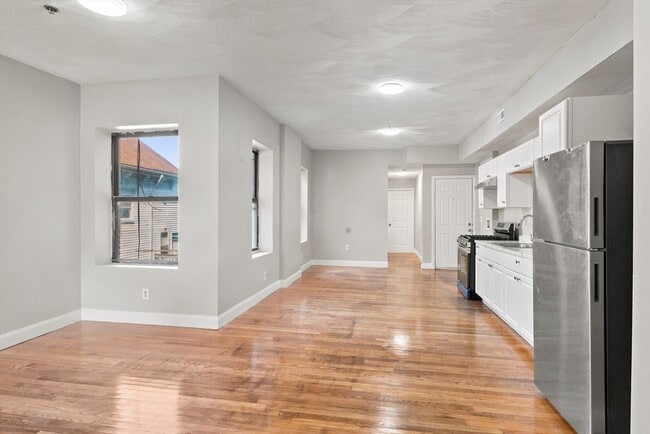Building Photo - 183 Chestnut St Unit 2L