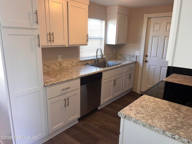 Photo - 10901 Hardwick Ln