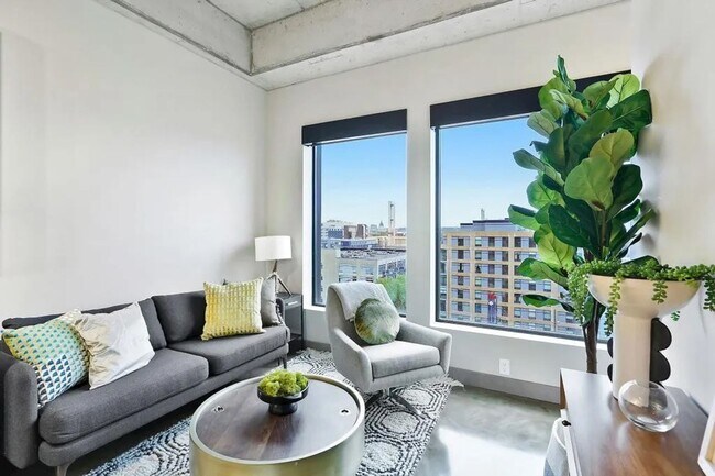 Photo - FURNISHED STUDIO IN THE HEART OF THE NORTH LOOP - UTILITIES INCLUDED!