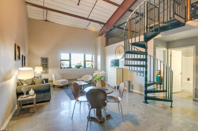 Photo - 800 Oak St Unit ID1385667P