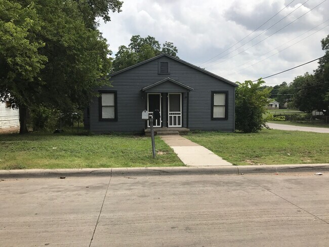 Building Photo - 3300-02 Hanger Ave Unit 3302 Rental