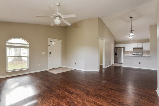Photo - 208 Diamond Ridge Blvd