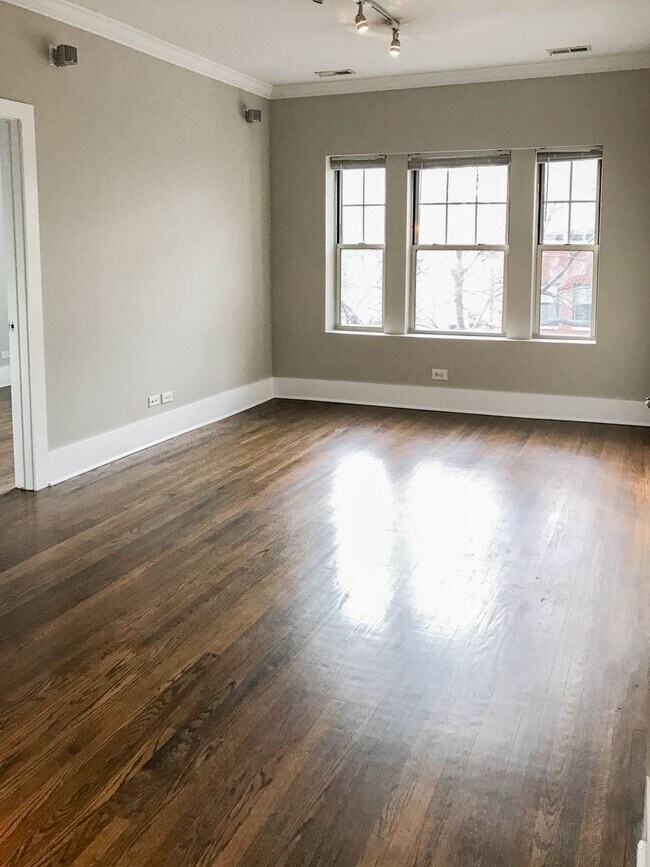 3453 N Wolcott Ave Unit 2