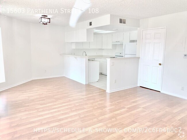 Building Photo - Beautiful updated spacious 2 Bed + 2 Bath ... Unit 108 Rental