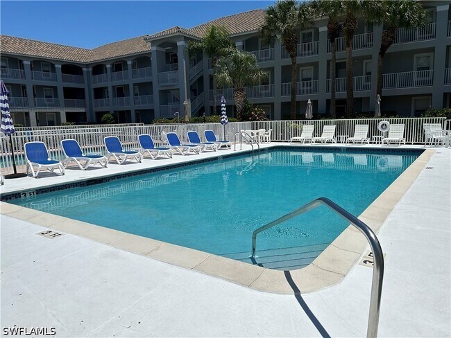 509 Roma Ct Unit 201