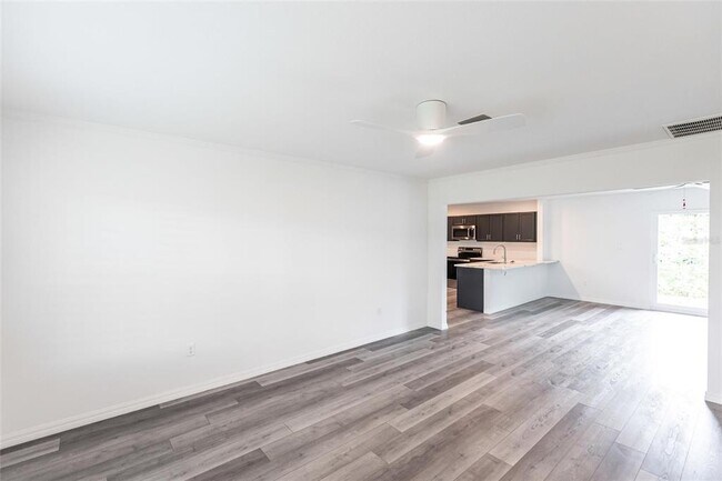 Photo - 326 W Grace St