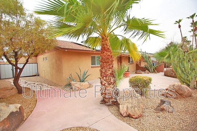 Photo - 1003 W Howe St