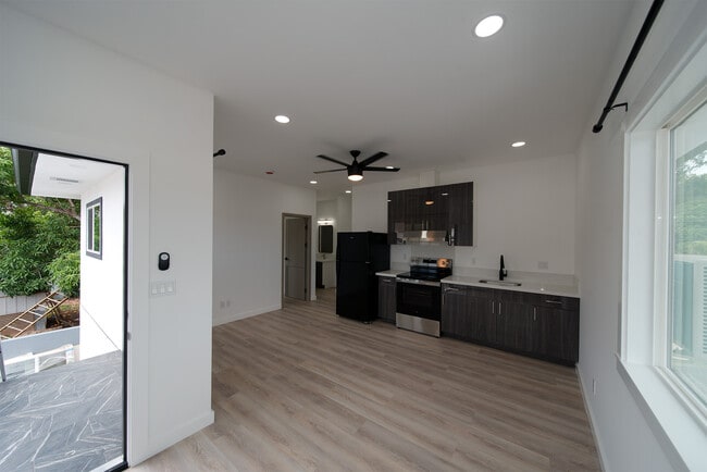 Photo - 98-352-352 Pono St