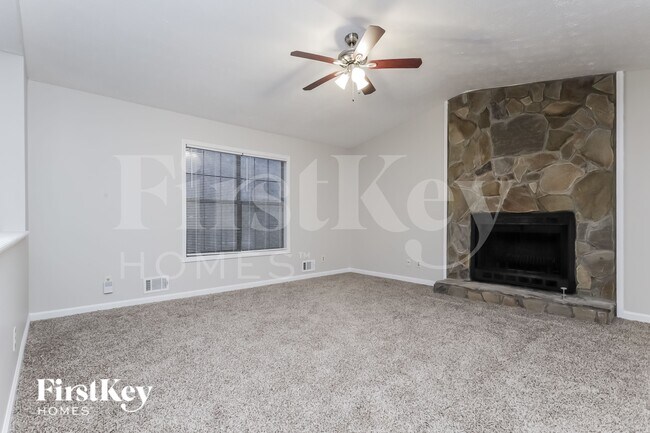 Photo - 803 Brook Hollow Cir SE