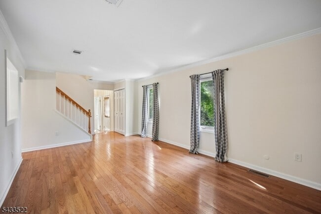 Photo - 5E Somerset Hills Village