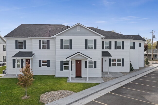 Building Photo - 112 Davis Ave