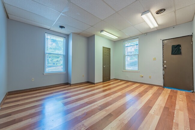 Photo - 104 N Graham Unit 1