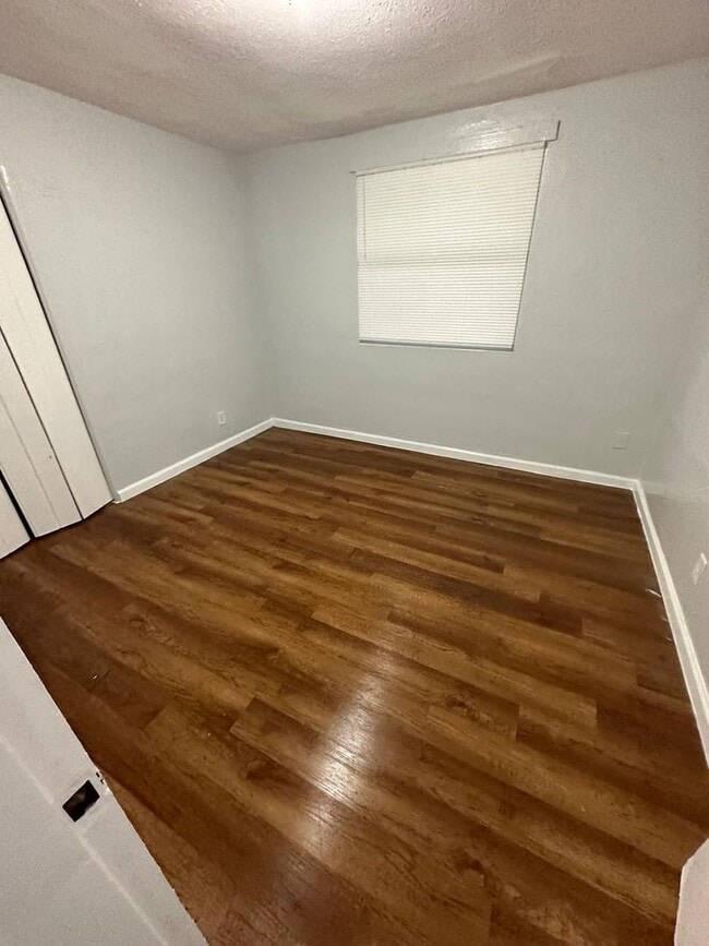 Photo - 1012-1014 W 8th Unit 1014 W 8th