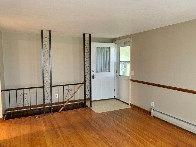 Photo - 4370 Seeman St SW