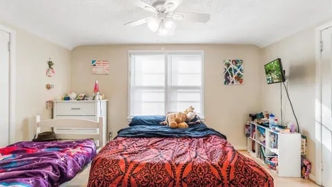 Photo - 529 2nd St SE