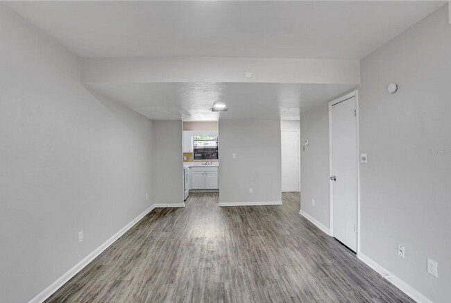 Photo - 915 SW 61st St