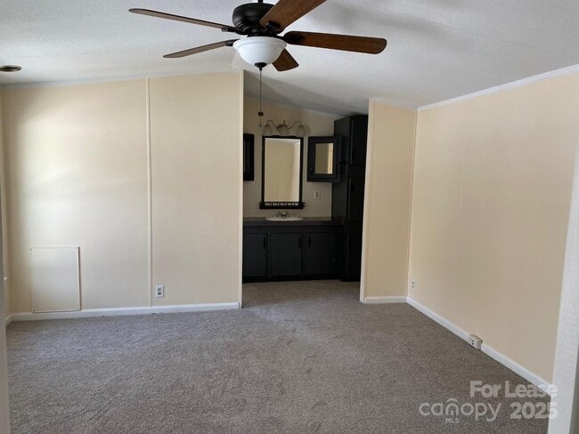 Photo - 116 Tulip Tree Ct