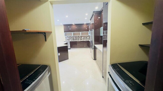 Photo - 1094 Redwood St