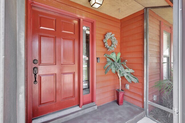 Photo - 362 SE Calmoso Dr