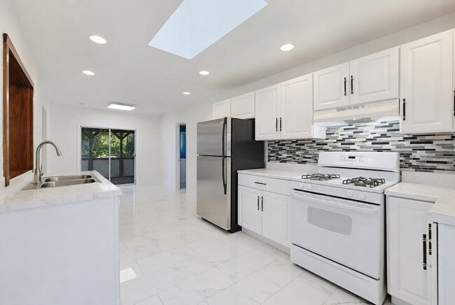 Photo - 11 3rd Ave