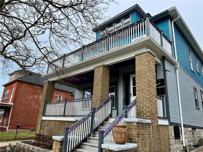 Building Photo - 230 Pennsylvania St