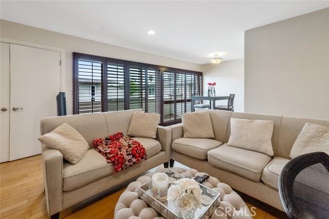 Photo - 1720 Westcliff Dr Unidad 10 Rental