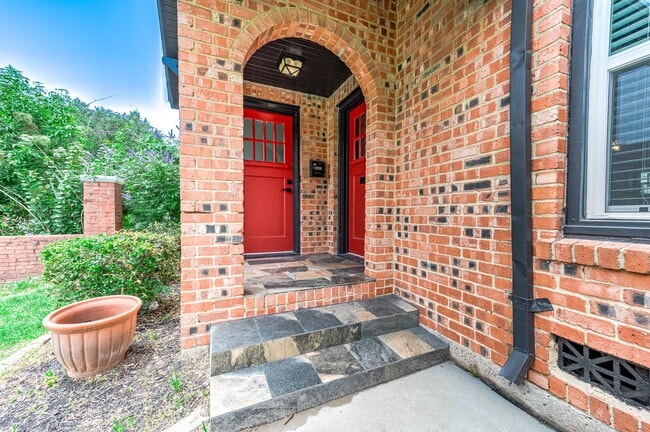 Photo - 2511 Arbor St