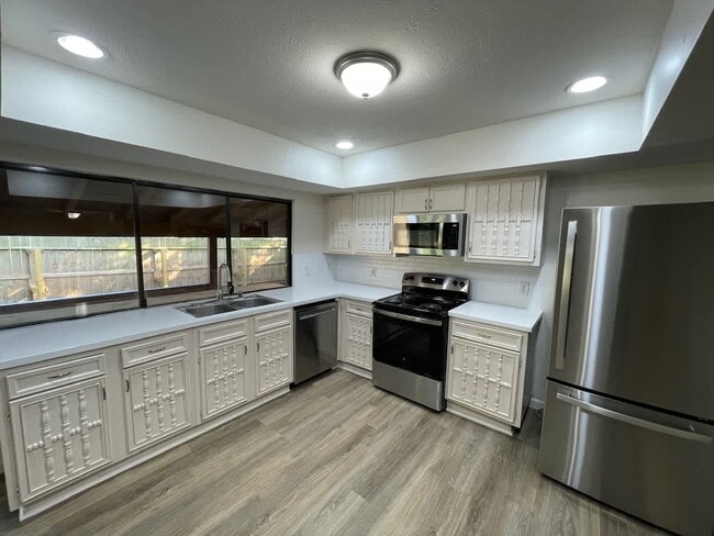 Photo - 18110 Navajo Trail Dr