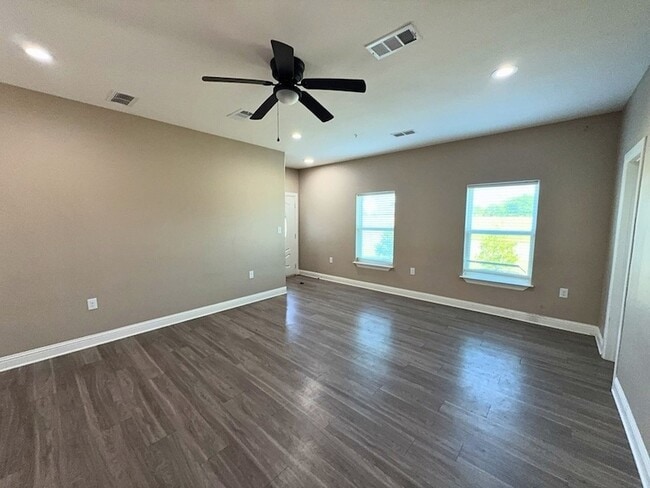 1001 Debby Ct