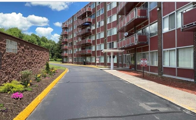 Photo - 1310 Berlin Tpke Unit 124