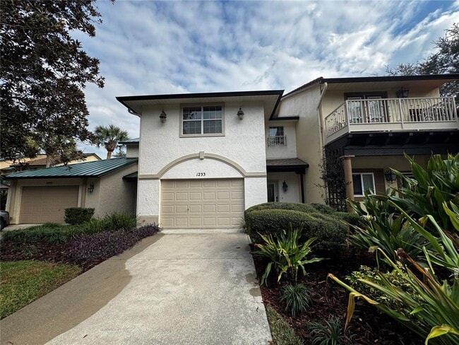 Building Photo - 1233 Ave De Las Casas