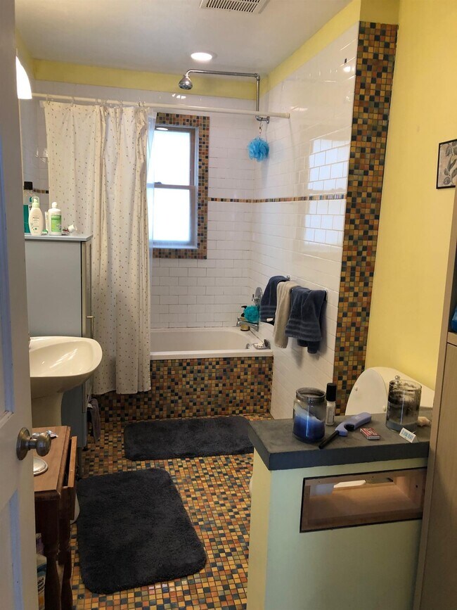 Photo - 84 Hudson St Unit #2