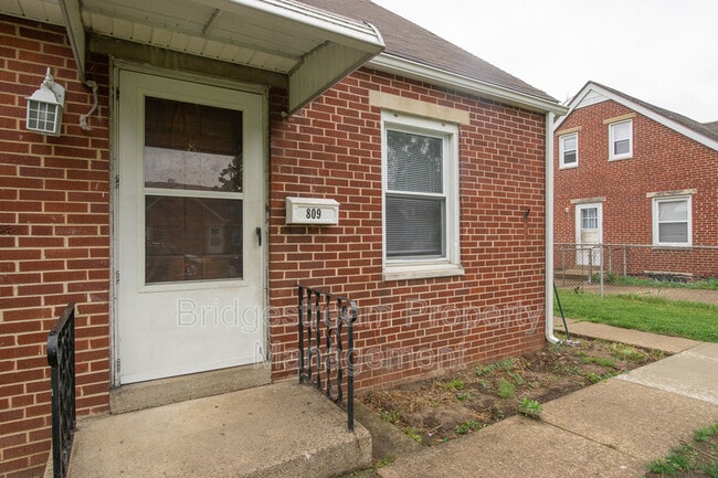 Photo - 809 Winston Dr