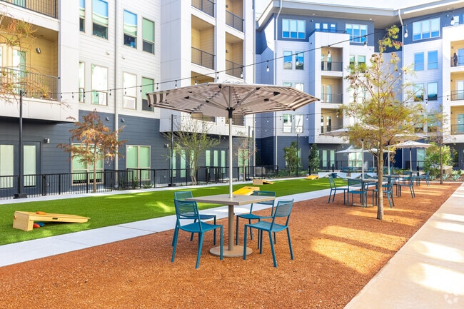 Patio con jardín - The View at Sapphire Bay